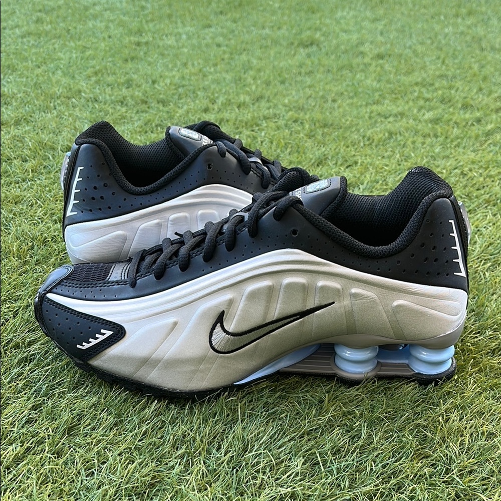 Nike Shox R4